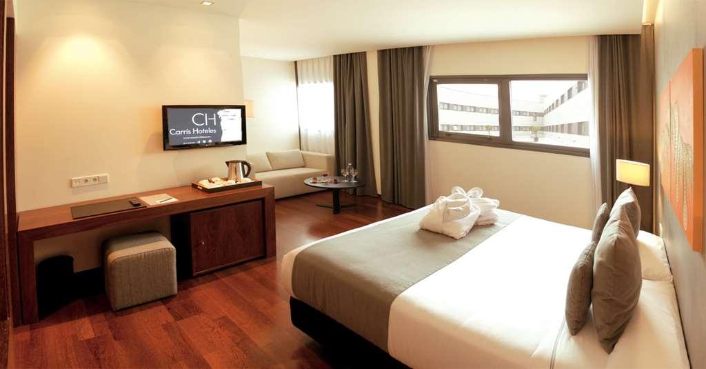 Hotel Carris Marineda A Coruña Habitación foto