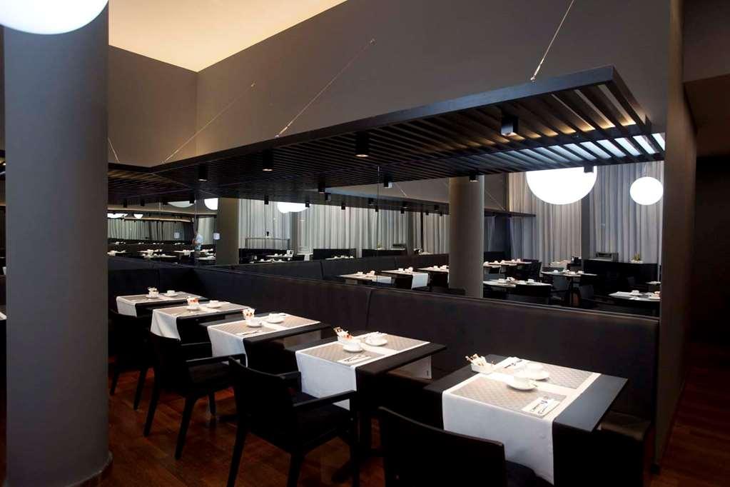 Hotel Carris Marineda A Coruña Restaurante foto